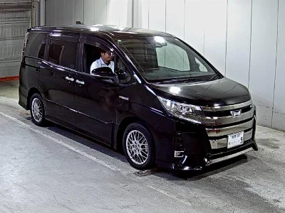 TOYOTA NOAH