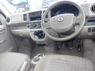 NISSAN CLIPPER VAN