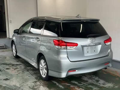 TOYOTA WISH