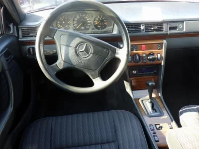 MERCEDES BENZ MEDIUM CLASS