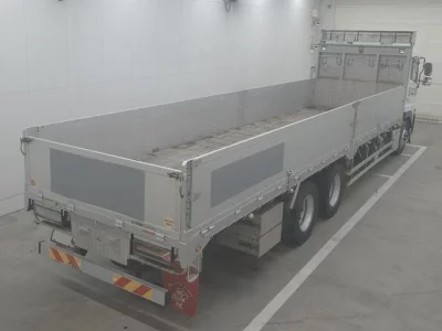 NISSAN UD