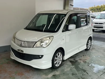 MITSUBISHI DELICA D2