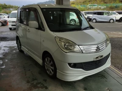 MITSUBISHI DELICA D2