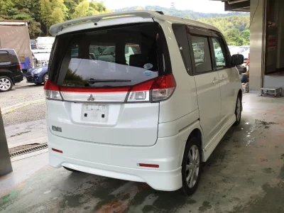 MITSUBISHI DELICA D2