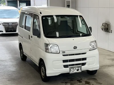 TOYOTA PIXIS VAN
