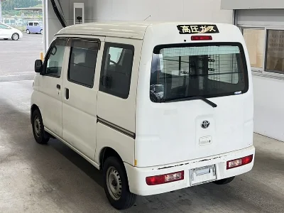 TOYOTA PIXIS VAN