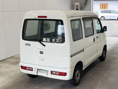 TOYOTA PIXIS VAN