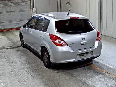 NISSAN TIIDA