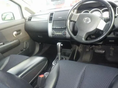 NISSAN TIIDA