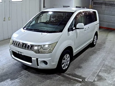 MITSUBISHI DELICA D5
