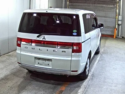 MITSUBISHI DELICA D5