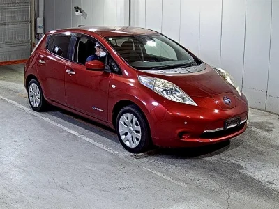 NISSAN LEAF