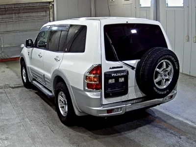 MITSUBISHI PAJERO
