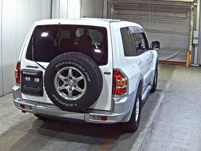 MITSUBISHI PAJERO