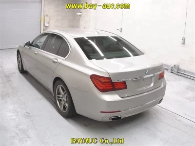 BMW 7 SERIES