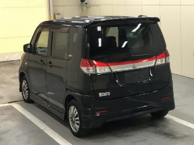 MITSUBISHI DELICA D2
