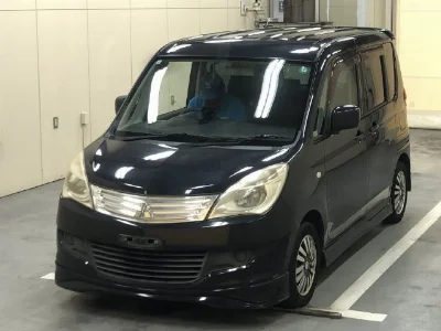 MITSUBISHI DELICA D2