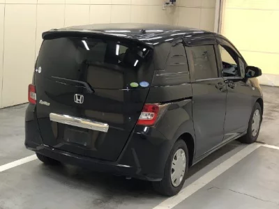 HONDA FREED SPIKE