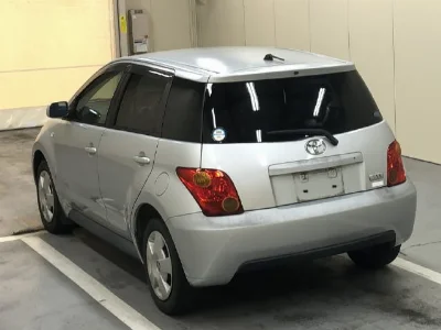 TOYOTA IST