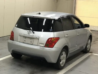 TOYOTA IST