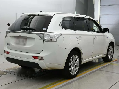 MITSUBISHI OUTLANDER PHEV