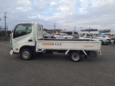 TOYOTA DYNA