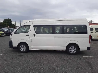 TOYOTA HIACE