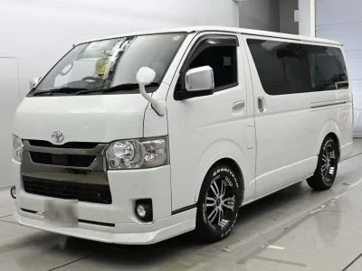 TOYOTA HIACE VAN