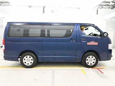 TOYOTA REGIUS VAN