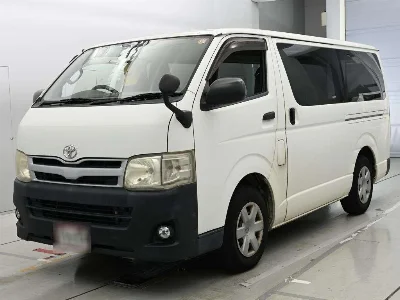 TOYOTA REGIUS VAN