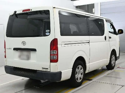 TOYOTA REGIUS VAN