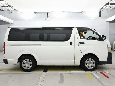 TOYOTA REGIUS VAN