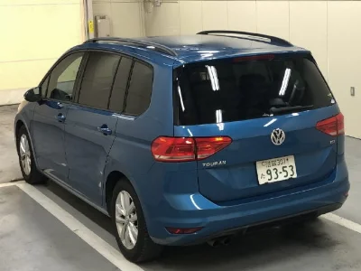 VOLKSWAGEN GOLF TOURAN