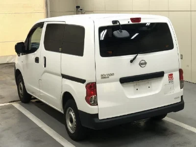 NISSAN NV200