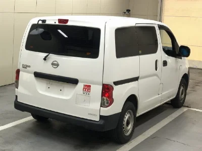 NISSAN NV200