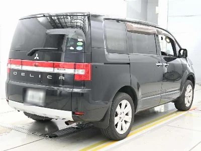 MITSUBISHI DELICA D5