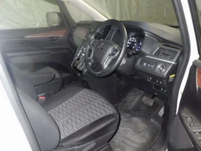 MITSUBISHI DELICA D5