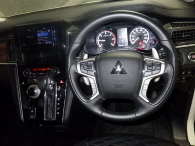 MITSUBISHI DELICA D5