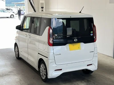 NISSAN ROOX