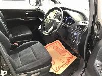 Цена авто Toyota Voxy с аукционов Японии, номер кузова ZWR80G, пробег 112 000, оценка 8
