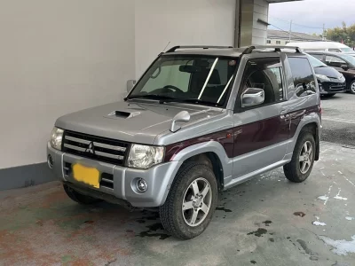 MITSUBISHI PAJERO MINI