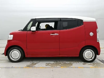 HONDA N BOX SLASH