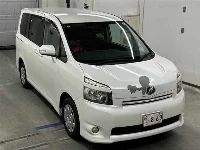 Цена авто Toyota Voxy с аукционов Японии, номер кузова ZRR75G, пробег 178 000, оценка 2