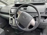 Цена авто Toyota Voxy с аукционов Японии, номер кузова ZRR75G, пробег 178 000, оценка 2