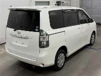Цена авто Toyota Voxy с аукционов Японии, номер кузова ZRR75G, пробег 178 000, оценка 2