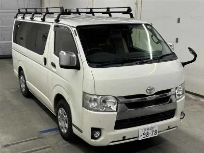 TOYOTA HIACE VAN