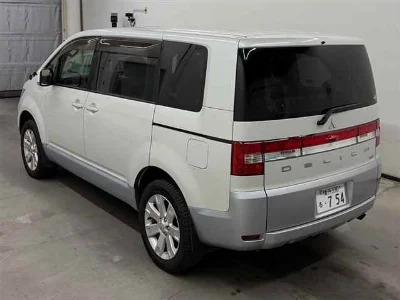 MITSUBISHI DELICA D5