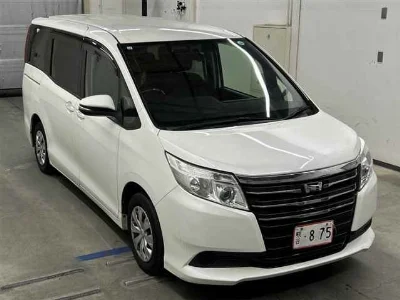 TOYOTA NOAH
