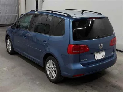 VOLKSWAGEN GOLF TOURAN