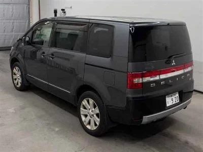 MITSUBISHI DELICA D5